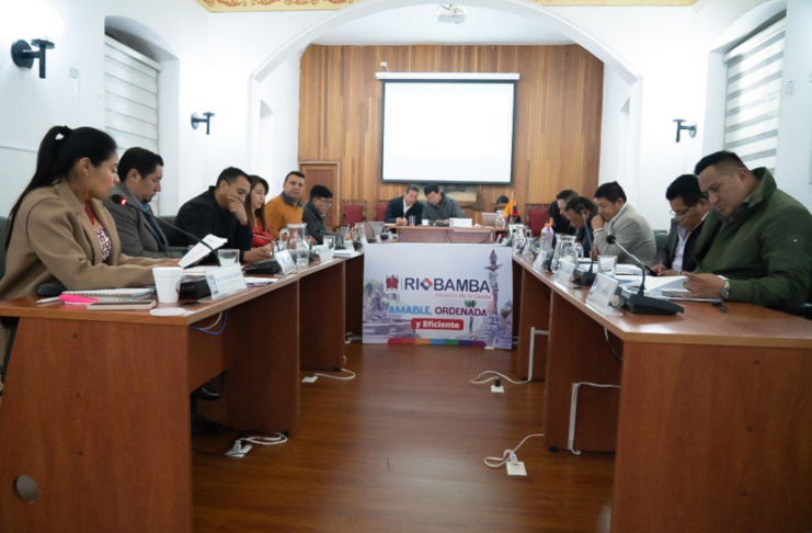 El Concejo Municipal de Riobamba aprobó en sesión extraordinaria N.º 066, una serie de reformas a la Ordenanza 007-2023, norma que regula el uso de los símbolos cantonales y la promoción del civismo en espacios públicos.