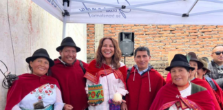 La comunidad Chiquizungo, del pueblo Waranka, en la parroquia Simiatug (Guaranda), contará con un Centro Integral de Comercialización, Capacitación y Promoción Turística gracias a un financiamiento no reembolsable de $350.000 entregado por la Secretaría de Gestión y Desarrollo de Pueblos y Nacionalidades (SGDPN).