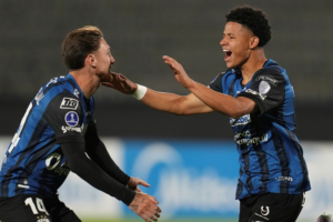 La goleada 4-0 frente a Vasco da Gama de este 15 de julio, es el resultado de una idea de juego bien ejecutada y de una lectura táctica que contrastó con las limitaciones y decisiones erráticas del equipo brasileño. Independiente del Valle demostró que en torneos internacionales no hay espacio para la improvisación.