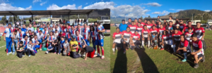 Lo que comenzó como una competencia entre viejos amigos se ha transformado, con el paso del tiempo, en un evento deportivo de tradición, identidad y pertenencia. El Campeonato de Fútbol 11 de Exalumnos, organizado por ED T Grupo Deportivo, cerró una nueva edición dejando expuesto el nivel competitivo de los equipos, en un torneo que se ha ganado un espacio en la agenda deportiva local.