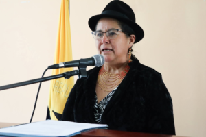 Un simple error en una transacción bancaria, que en otras circunstancias podría haberse resuelto de manera privada y discreta, se ha convertido en un foco de atención en la provincia de Cotopaxi y más allá, debido a la denuncia pública realizada por la prefecta Lourdes Tibán.