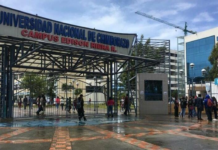 Cinco aspirantes intentaron burlar el sistema de admisión de la Universidad Nacional de Chimborazo (UNACH) usando documentos falsificados. La universidad activó su protocolo institucional y la Policía los detuvo en flagrancia.