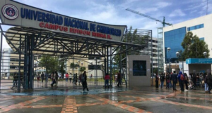 Cinco aspirantes intentaron burlar el sistema de admisión de la Universidad Nacional de Chimborazo (UNACH) usando documentos falsificados. La universidad activó su protocolo institucional y la Policía los detuvo en flagrancia.
