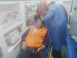 Un violento asalto tuvo lugar, la tarde del 25 de julio en el cantón Chambo, cuando un hombre fue atacado tras retirar una significativa suma de dinero, el hecho, ocurrido cerca del Subcentro de Salud local, dejó a la víctima con heridas y desató una serie de reacciones entre los residentes de la zona, que han manifestado su preocupación por la creciente inseguridad.