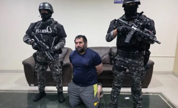 La Corte Nacional de Justicia aprobó la extradición de José Adolfo Macías Villamar, alias "Fito", principal cabecilla de "Los Choneros". La resolución fue aceptada por José Suing, presidente encargado del organismo judicial.