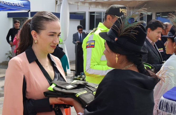En un acto que simboliza la inclusión y el compromiso con la seguridad ciudadana, el 30 de junio de 2025, la Escuela de Formación Policial Sbos. Rodrigo Amable Alquinga Colcha recibió a 65 mujeres indígenas que iniciaron oficialmente su formación como aspirantes a servidoras policiales técnicas operativas.
