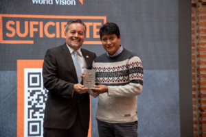 En un esfuerzo conjunto entre World Vision Ecuador y el Gobierno Autónomo Descentralizado de Alausí, se ha implementado con éxito un modelo integral de intervención para enfrentar la desnutrición crónica infantil (DCI), demostrando que el trabajo desde lo local y con participación comunitaria puede generar cambios significativos y sostenibles.