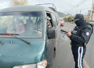 Operativos ejecutados este fin de semana, en distintos sectores de Riobamba evidenció la magnitud del problema, vehículos sin los permisos necesarios, conductores no autorizados y condiciones de circulación que ponen en riesgo la vida de los ciudadanos.