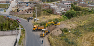 Con maquinaria en acción y la participación activa de varias instituciones, este 21 de julio, se dio inicio a los trabajos en el último tramo de la Quebrada Las Abras, en el cantón Riobamba.