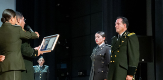 En un acto solemne, el 23 de julio, se llevó a cabo el esperado cambio de mando de la Subzona de Policía Chimborazo N° 6 en el Teatro León. El coronel Julio Vinicio Camacho asumió la comandancia, sucediendo al coronel Waldo Zurita, quien a partir de ahora ocupará el cargo de comandante de la Zona 3.
