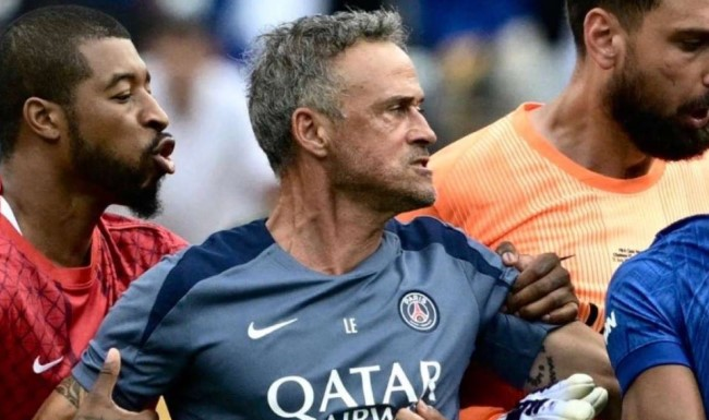 Luis Enrique protagonizó un bochornoso momento tras la final del Mundial de Clubes, el pasado domingo 13 de julio. El entrenador del Paris Saint-Germain agredió al jugador del Chelsea, Joao Pedro.