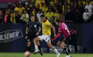 La jornada 19 de la LigaPro Ecuabet 2025 se disputó entre el viernes 4 y el lunes 7 de julio, dejando resultados que mantienen viva la pelea, tanto en la parte alta como en la baja de la tabla. El partido inaugural lo protagonizó Libertad, que venció 2-1 a Deportivo Cuenca en Loja, sumando tres puntos valiosos que le permiten seguir soñando con un cupo internacional.