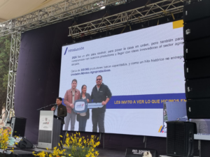 En Riobamba, el Ministerio de Agricultura y Ganadería (MAG) presentó su informe de rendición de cuentas 2024, destacando avances en asistencia técnica, fortalecimiento productivo rural y promoción de la comercialización directa.
