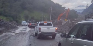 Con el objetivo de asegurar el abastecimiento de productos esenciales y combustible hacia las provincias amazónicas de Napo y Orellana, el Ministerio de Transporte y Obras Públicas (MTOP) anunció la habilitación de un paso controlado en la vía E20 Papallacta – Baeza a partir del jueves 17 de julio, en dos franjas horarias: de 12h00 a 14h00 y de 16h00 a 18h00.