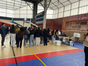 La Universidad Nacional de Chimborazo (UNACH) llevo a cabo, el 17 de julio la jornada electoral para elegir a sus representantes ante el Honorable Consejo Universitario y la Asamblea del Sistema de Educación Superior, estudiantes, docentes y personal administrativo acudieron al Coliseo Institucional del campus Edison Riera, cumpliendo con la obligación de participar en un proceso donde la inasistencia injustificada implica sanciones.