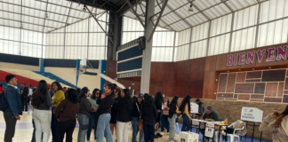 La Universidad Nacional de Chimborazo (UNACH) llevo a cabo, el 17 de julio la jornada electoral para elegir a sus representantes ante el Honorable Consejo Universitario y la Asamblea del Sistema de Educación Superior, estudiantes, docentes y personal administrativo acudieron al Coliseo Institucional del campus Edison Riera, cumpliendo con la obligación de participar en un proceso donde la inasistencia injustificada implica sanciones.