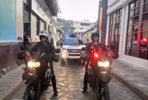 En un acto de fe, unión comunitaria y compromiso institucional, el Distrito de Policía Guaranda participó activamente este 17 de julio, en la celebración del Divino Niño Jesús, una de las festividades religiosas más sentidas por la ciudadanía.