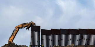 Estados Unidos ha iniciado una nueva fase en la construcción del muro fronterizo con México, esta vez en el desierto de Santa Teresa, entre Nuevo México y Ciudad Juárez, Chihuahua. La obra forma parte del llamado refuerzo fronterizo que fue suspendido en 2021 durante la presidencia de Joe Biden.