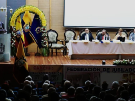 El 18 de julio en Riobamba, la Confederación Nacional de Jubilados, Pensionistas y Montepío del Ecuador (CNJE) celebró su quincuagésimo aniversario reafirmando su compromiso con la defensa de los derechos de los adultos mayores. La sesión solemne, que reunió delegados y dirigentes, tuvo como protagonista a una generación que exige reconocimiento, respeto y mejoras concretas en su calidad de vida.