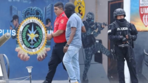 Las autoridades han logrado comprobar que las estructuras delictivas de los Choneros y Chonekillers infiltraron a sus miembros en municipios, especialmente, en agencias de tránsito.