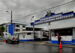 La Policía Nacional del Ecuador, a través del Distrito de Policía Taisha, ejecutó un importante operativo de control fronterizo en el cantón Taisha, provincia de Morona Santiago, con el objetivo de prevenir el comercio ilegal, controlar el porte de armas y registrar vehículos y personas que circulan por esta estratégica zona amazónica.