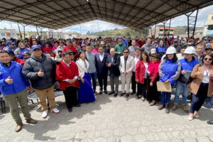 El viernes 4 de julio de 2025, el cantón Colta fue escenario de un acto simbólico que marca un hito en el fortalecimiento de la infraestructura energética de Chimborazo. Con la colocación de la primera piedra, se dio inicio a la construcción de la nueva Agencia de la Empresa Eléctrica Riobamba S.A. (EERSA), una obra que promete mejorar significativamente la calidad del servicio eléctrico en esta zona.