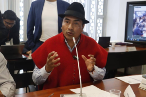 La Confederación de Nacionalidades Indígenas del Ecuador (CONAIE), liderada por su presidente Leonidas Iza, participó este martes 8 de julio, en la Comisión de Derechos Colectivos, Comunitarios y la Interculturalidad de la Asamblea Nacional, en el marco del análisis del proyecto de Ley de Consulta Previa, Libre e Informada (CPLI).