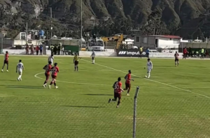 El duelo correspondiente a la quinta fecha del Grupo B del torneo provincial de Segunda Categoría, se disputó en el estadio Timoteo Machado ante una buena presencia de aficionados, que salieron con un semblante opaco por rendimiento del “Ciclón” ante Star Club.