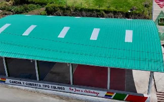 La comunidad de San Juan de Llullundongo, en la parroquia Guanujo del cantón Guaranda, celebró este 15 de julio, la entrega oficial de una obra largamente anhelada: la construcción de una moderna cubierta tipo coliseo, una cancha deportiva totalmente intervenida y el mejoramiento del entorno comunitario.
