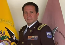 La provincia de Chimborazo recibió al nuevo comandante de la Subzona N° 6 de Policía, el coronel Julio Vinicio Camacho Pilpe, quien fue designado por el Alto Mando Institucional para liderar la seguridad en la provincia. Camacho, oriundo de Quito, llega con una carrera policial que supera los 32 años, respaldada por una sólida formación académica y experiencia en cargos estratégicos a nivel nacional.