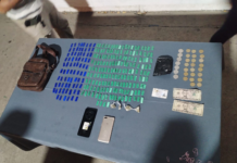 La Policía Nacional desmanteló una red de distribución de drogas el 23 de julio, en tres provincias, con operativos simultáneos en San Luis (Riobamba), La Libertad (Quito) y Rocafuerte (Machala). Cuatro personas, incluido un menor de edad, fueron detenidas.