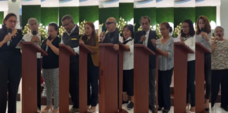 Con una emotiva tertulia literaria cargada de poesía, recuerdos y afecto, el colectivo de escritores de la provincia de Pastaza rindió homenaje póstumo a Alonso Flores Velasco, quien falleció el miércoles 23 de julio en Quito, a los 91 años de edad. El acto se convirtió en una sentida despedida para quien fue reconocido como el “Juglar de la Amazonía”.
