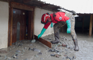 El desbordamiento del río Blanco provocó la mañana del 3 de julio, una inundación en la parroquia Quimiag, cantón Riobamba. El evento dejó como saldo una vivienda gravemente afectada, la pérdida de animales de granja y la destrucción de unidades productivas locales.