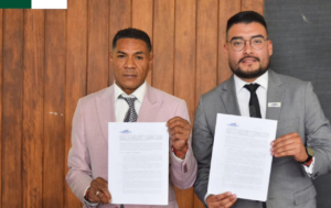 En el marco de la sesión solemne por los 81 años de cantonización, el alcalde de Chunchi, Frantz Joseph, firmó una serie de convenios y cartas de intención que marcarán el inicio de importantes proyectos destinados a fortalecer el desarrollo educativo, económico, de salud e infraestructura del cantón durante el 2025.