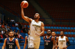 Los Leones de Riobamba impusieron su fuerza y ritmo en el coliseo Teodoro Gallegos Borja al vencer 91 a 78 a Spartans, en un emocionante encuentro disputado la noche de este 8 de julio, correspondiente a la fecha 11 de la LigaPro de baloncesto.