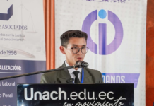 Con más de 10.000 "me gusta" y miles de comentarios en Instagram, el joven riobambeño Marcos Alvaracín, estudiante de Derecho en la Universidad Nacional de Chimborazo, lidera el voto del público en el Campeonato Mundial de Oratoria en Español 2025, una competencia internacional que reúne a los mejores 30 oradores de habla hispana.
