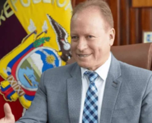 El Pleno del Tribunal Contencioso Electoral (TCE) ratificó este viernes 18 de julio la remoción del alcalde de Loja, tras resolver la consulta presentada por el funcionario. En junio inició un proceso contra el alcalde tras un supuesto incumplimiento de disposiciones previstas en el Cootad.