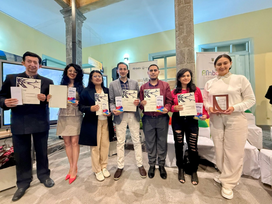 Con el objetivo de fortalecer la participación ciudadana, el pensamiento creativo y la búsqueda de soluciones reales para el territorio, la Municipalidad de Ambato realizó la ceremonia de premiación del Ideathón Ambato 2025, una iniciativa que reunió a ciudadanos comprometidos con el futuro de la ciudad desde distintas áreas del conocimiento y la acción social.