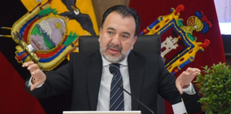 El colectivo Cuida tu Voto, liderado por Néstor Marroquín, superó el umbral mínimo de firmas exigido por el Consejo Nacional Electoral (CNE) para solicitar la revocatoria de mandato del alcalde de Quito, Pabel Muñoz. Hasta el 10 de julio de 2025, el grupo recolectó 210 000 rúbricas.