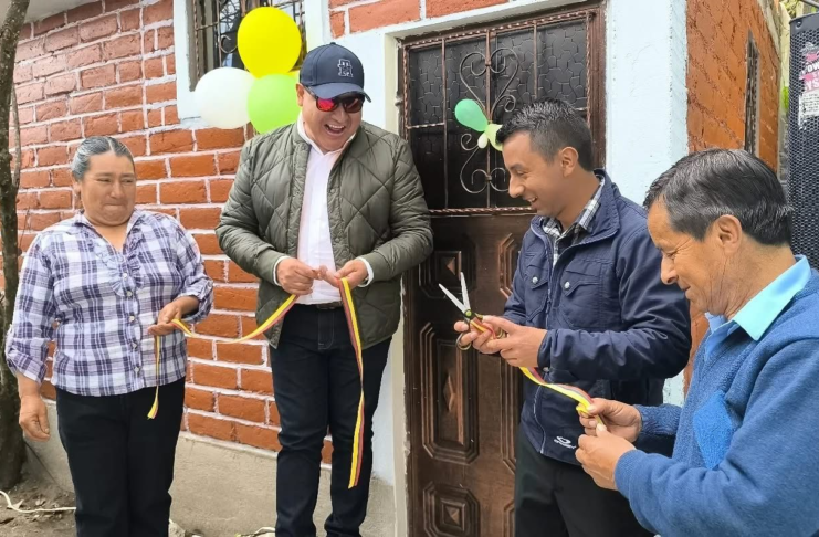 Con un emotivo evento celebrado el pasado 30 de junio en la comunidad de Puchiquíes, se llevó a cabo la inauguración oficial de Licores Merino, un emprendimiento familiar que apuesta por el fortalecimiento del desarrollo productivo en el cantón Penipe, a través de la elaboración de bebidas de moderación hechas a base de frutas cultivadas en la zona.