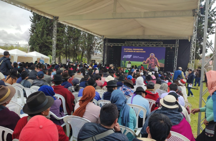La Dirección Distrital de Chimborazo del Ministerio de Agricultura y Ganadería (MAG), dio a conocer el 9 de julio, sus servicios institucionales, a productores de la provincia, a través de un encuentro que reunió a numerosos agricultores, presidentes de gobiernos parroquiales y actores del sector agropecuario, con el objetivo fortalecer la agricultura familiar campesina y el desarrollo rural en la provincia.