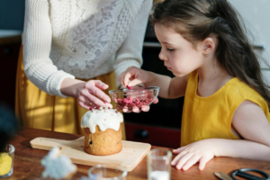 Los postres son parte de nuestras celebraciones, recuerdos de infancia y momentos en familia. Pero también han sido señalados como uno de los mayores responsables del aumento de enfermedades metabólicas. 