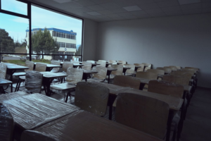 La Universidad Nacional de Chimborazo (UNACH) continúa consolidándose como una de las instituciones de educación superior más importantes del país. Esta vez, con la entrega final del nuevo edificio de la Facultad de Ingeniería, con la excelencia académica, la innovación tecnológica y el desarrollo de infraestructura al servicio de su comunidad universitaria.