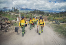 Con el objetivo de medir la capacidad de reacción de sus brigadas frente a posibles emergencias en la temporada seca, el Cuerpo de Bomberos de Riobamba (CBR) desarrolló un simulacro de incendio forestal el 24 y 25 de julio. La actividad formó parte de la planificación semestral de la institución y se ejecutó en un entorno natural con condiciones reales de acceso y logística.