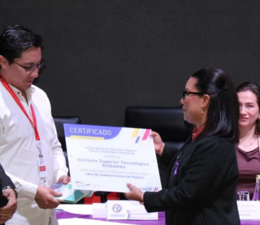 En un acto solemne celebrado en el auditorio Dr. Romeo Rodríguez de la ESPOCH, el Instituto Superior Tecnológico Riobamba fue oficialmente reconocido el 29 de julio, como “Instituto Seguro: Libre de Violencia contra las Mujeres”.