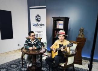 Desde Riobamba, el cantautor James EC ha lanzado su nuevo sencillo “¿Dónde Estás Clara?”, una obra visceral, honesta y de emociones contenidas que se potencia en cada riff de guitarra.