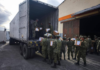 El Ejército Ecuatoriano, a través de la Brigada de Caballería Blindada N.º 11 "Galápagos", ha iniciado una operación humanitaria para trasladar asistencia a la provincia de Zamora Chinchipe, una de las regiones más afectadas por las emergencias recientes. La movilización de los recursos comenzó el 5 de julio de 2025, desde la Bodega Nacional Estratégica de Gestión de Riesgos en Riobamba.
