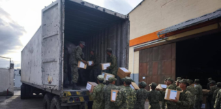 El Ejército Ecuatoriano, a través de la Brigada de Caballería Blindada N.º 11 "Galápagos", ha iniciado una operación humanitaria para trasladar asistencia a la provincia de Zamora Chinchipe, una de las regiones más afectadas por las emergencias recientes. La movilización de los recursos comenzó el 5 de julio de 2025, desde la Bodega Nacional Estratégica de Gestión de Riesgos en Riobamba.