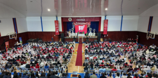 En un ambiente cargado de fe, alegría y compromiso solidario, el viernes 4 de julio se dio inicio al Primer Encuentro Nacional de Voluntarios de Cáritas Ecuador, que tuvo lugar en las instalaciones de la Unidad Educativa Santo Tomás Apóstol de Riobamba. El evento congregó a cerca de 800 voluntarios provenientes de diversas diócesis del país, bajo el lema “Peregrinos de la Fraternidad y la Esperanza”.