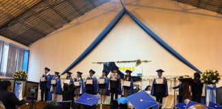 El 9 de julio, en horas de la mañana, la Unidad Educativa Isabel de Godín llevó a cabo la ceremonia de graduación de los estudiantes del Bachillerato Unificado con especialidad en Ciencias. El evento se desarrolló en las instalaciones de la institución y contó con la presencia de autoridades escolares, docentes, padres de familia, estudiantes y demás familiares.